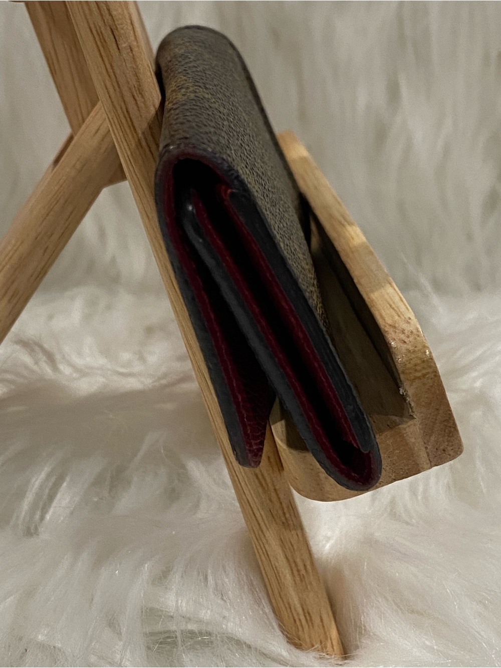 Louis Vuitton Monogram Brown Canvas Key Holder - burgundy interior - Picture 8 of 8